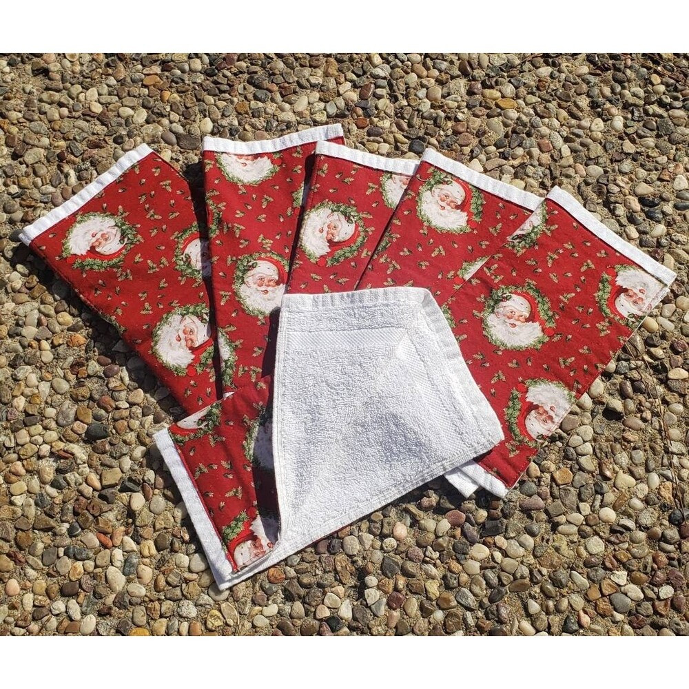 Seet of 4 Christmas Santa Wreath Reusable Cloth Napkins 100% cotton